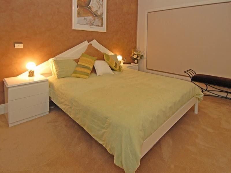 109 Robertsons Road, Taylors Lakes VIC 3038