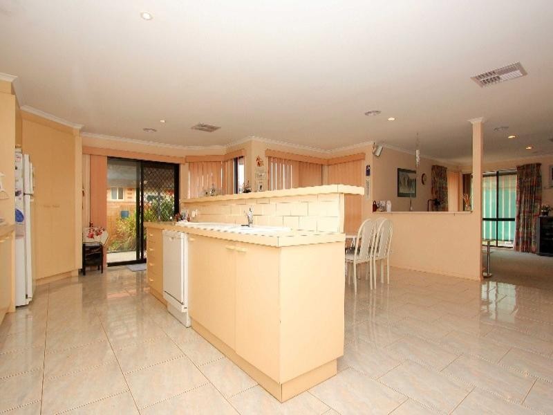 26 Salamander Drive, Taylors Lakes VIC 3038