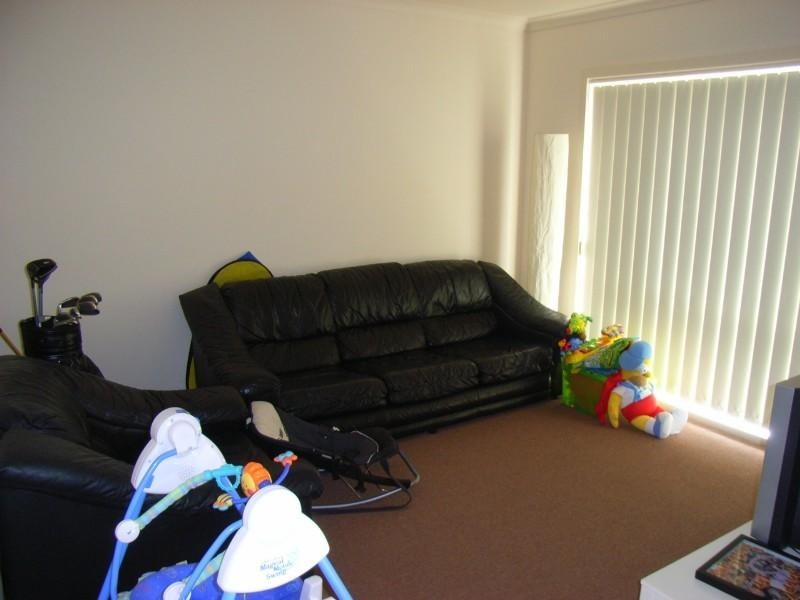 19 Tintern Loop, Hillside VIC 3037