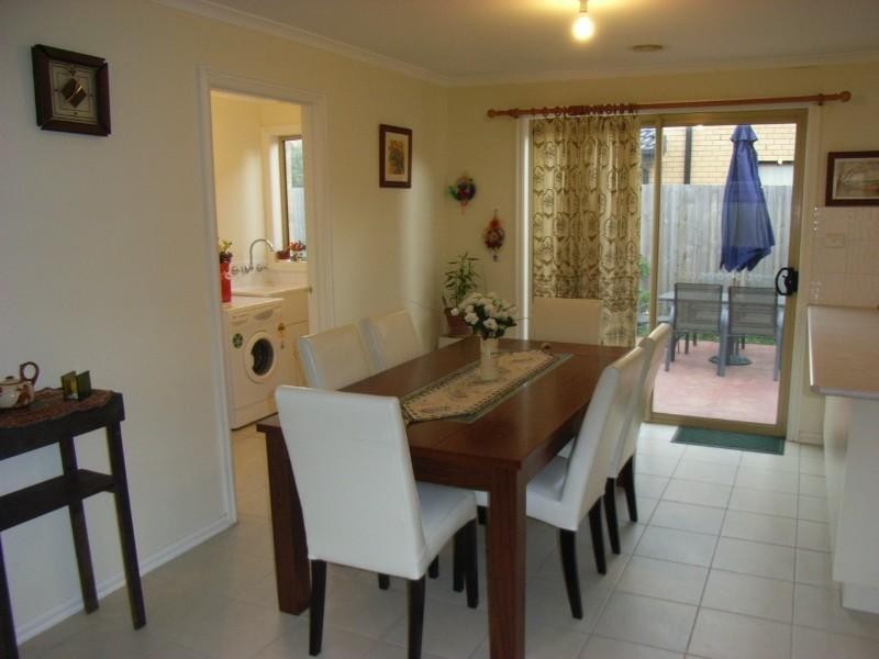 12 Tiffany Place, Sydenham VIC 3037