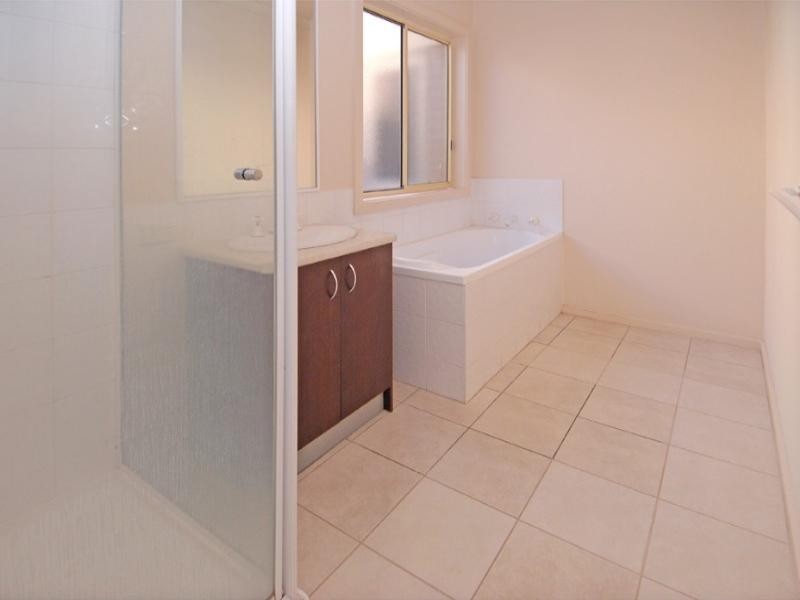 2 Sarkis Mews, Hillside VIC 3037