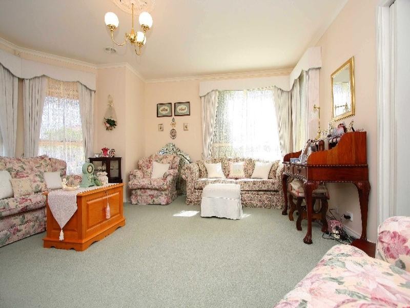 51 Chittenup Bend, Sydenham VIC 3037