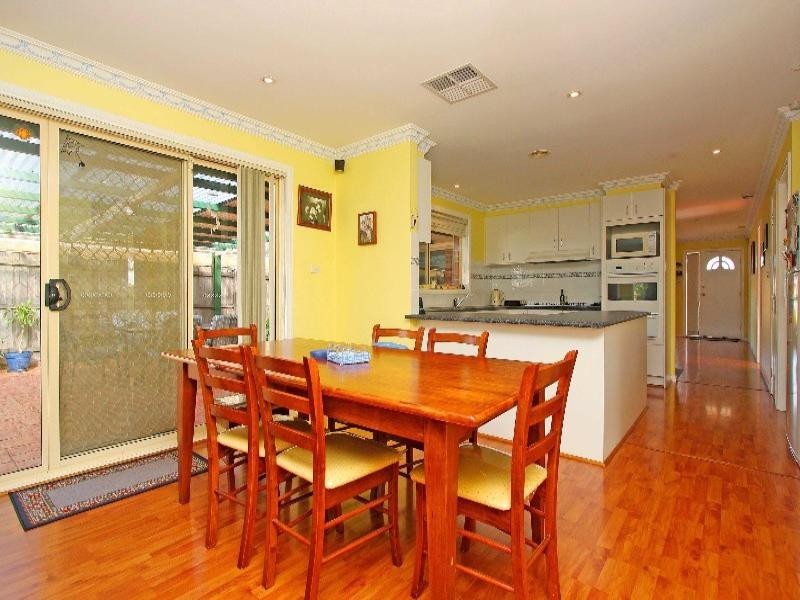 4 Manna Court, Delahey VIC 3037