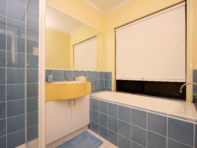 30 Cressida Crescent, Sydenham VIC 3037