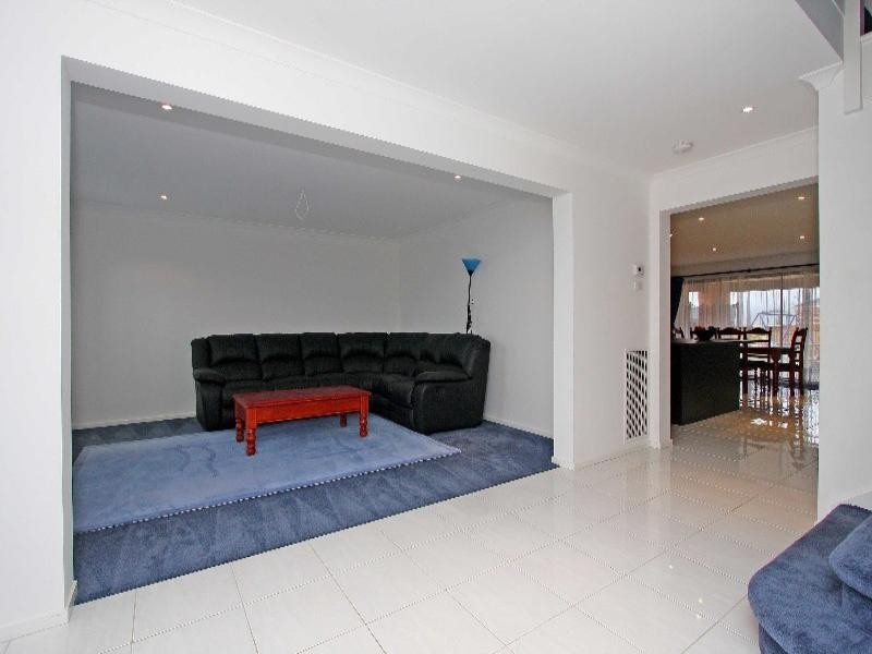 15 Woollahara Parade, Taylors Hill VIC 3037