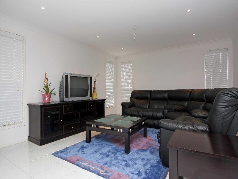 15 Woollahara Parade, Taylors Hill VIC 3037