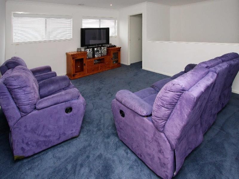 15 Woollahara Parade, Taylors Hill VIC 3037