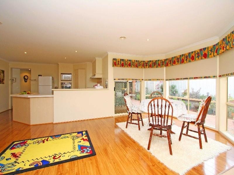 30 Wellington Drive, Hillside VIC 3037