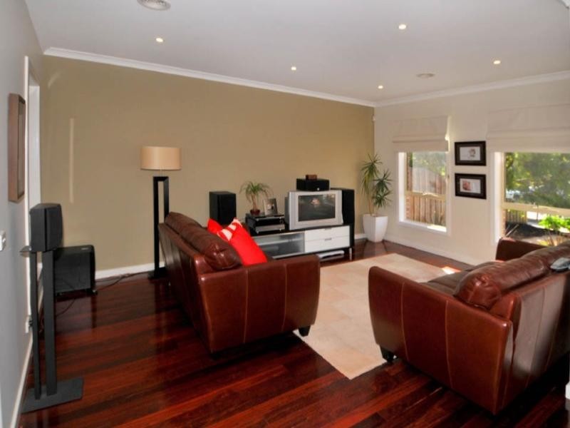 13 Tudor Rose Crescent, Sydenham VIC 3037