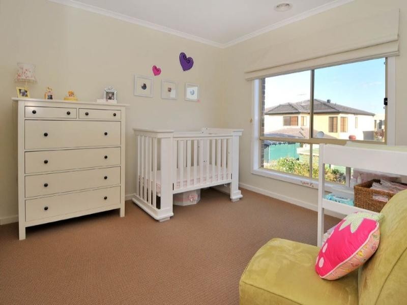 13 Tudor Rose Crescent, Sydenham VIC 3037