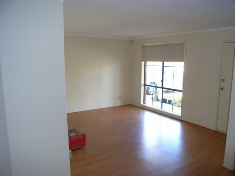 6 Catherine Drive, Hillside VIC 3037