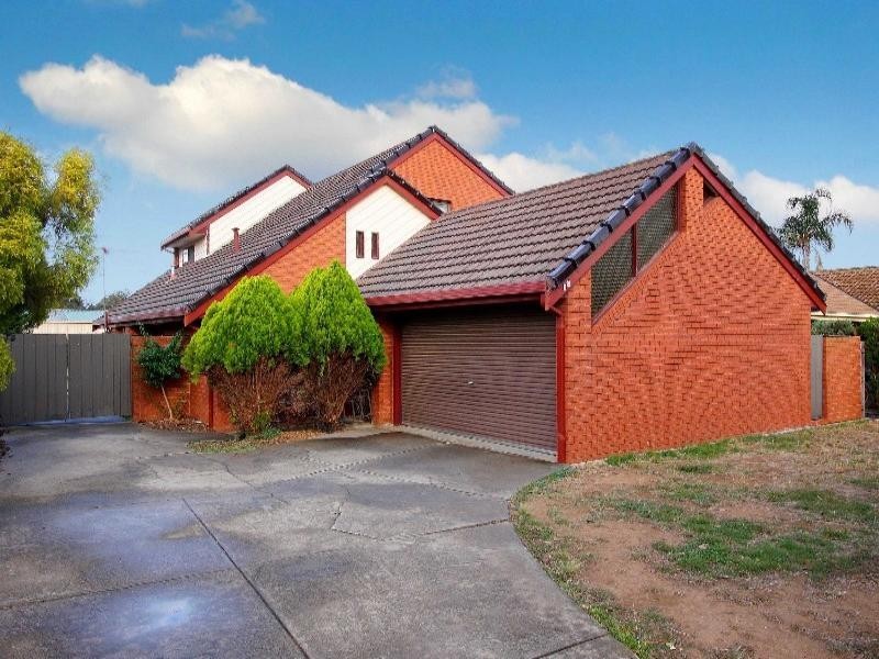 28 Chichester Drive, Taylors Lakes VIC 3038