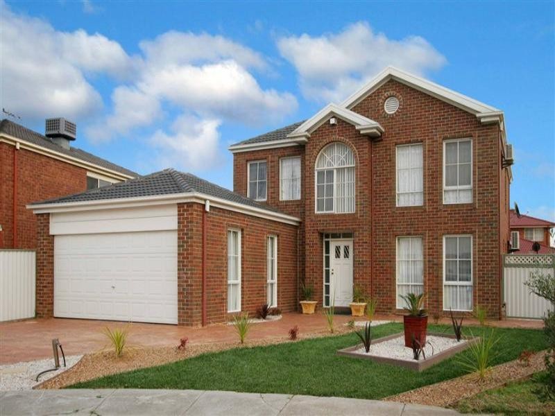 15 Clifton Court, Taylors Lakes VIC 3038