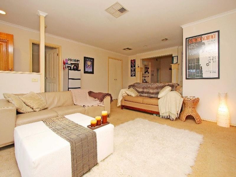 3 Poltava Walk, Delahey VIC 3037