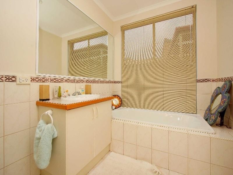 3 Poltava Walk, Delahey VIC 3037