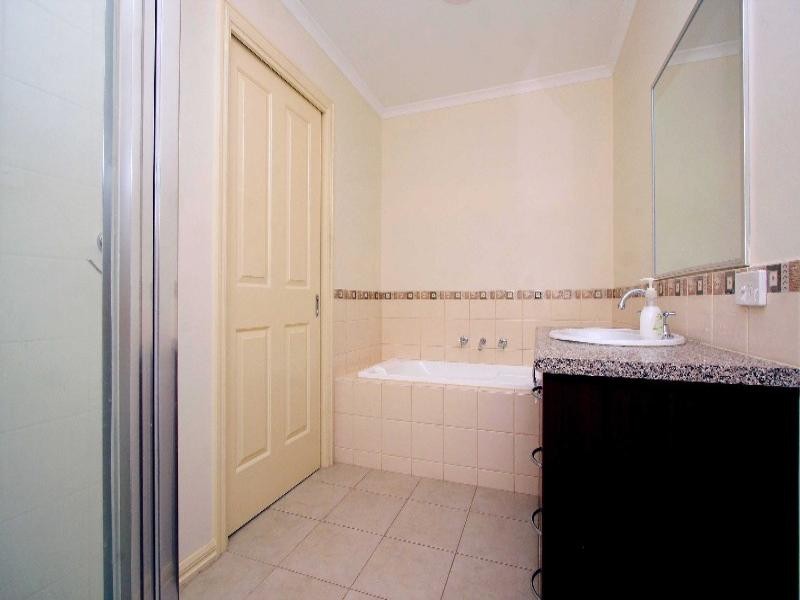 9/107-109 Pecks Road, Sydenham VIC 3037