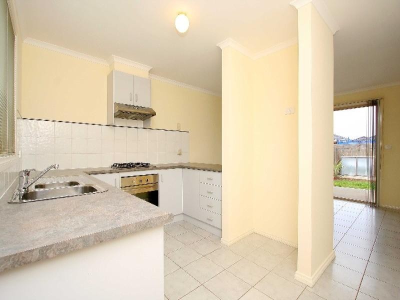 2/53 Jade Way, Hillside VIC 3037