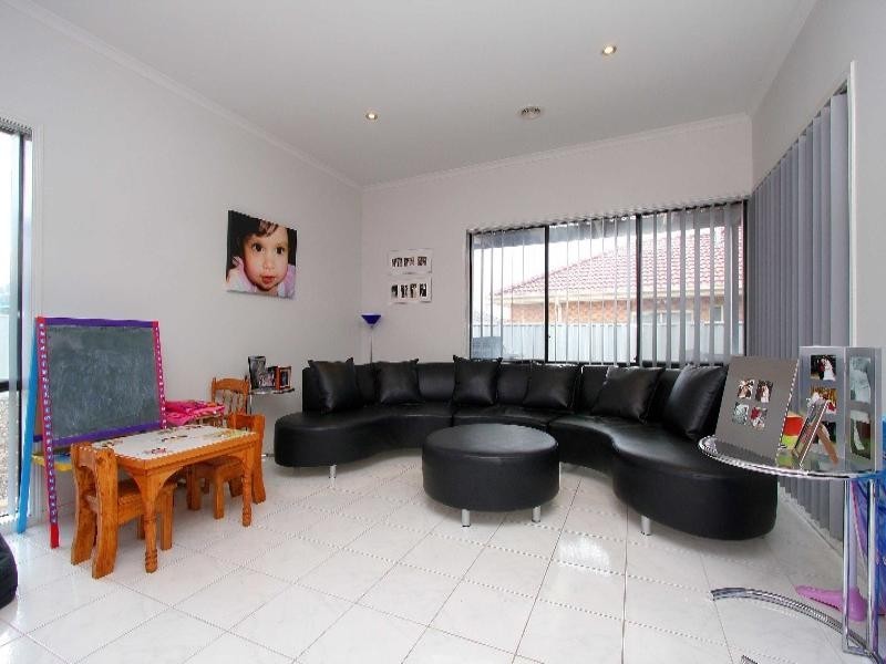 8 Georges Court, Taylors Hill VIC 3037