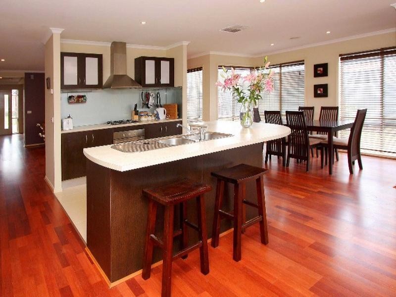 17 Heysen Park Way, Caroline Springs VIC 3023