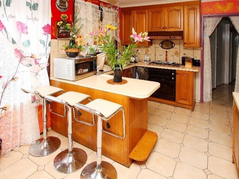 16 Beverley Street, Kings Park VIC 3021