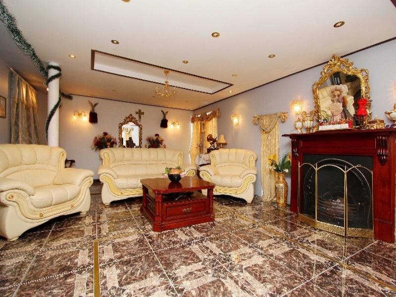 16 Beverley Street, Kings Park VIC 3021