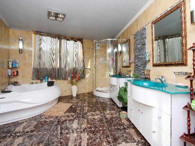 16 Beverley Street, Kings Park VIC 3021