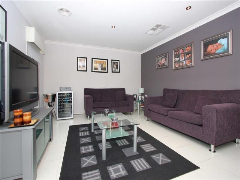 63 Jacaranda Drive, Taylors Hill VIC 3037