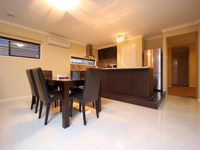 24 Botanical Drive, Caroline Springs VIC 3023