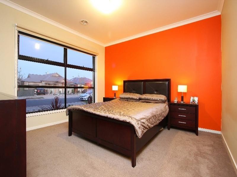 24 Botanical Drive, Caroline Springs VIC 3023