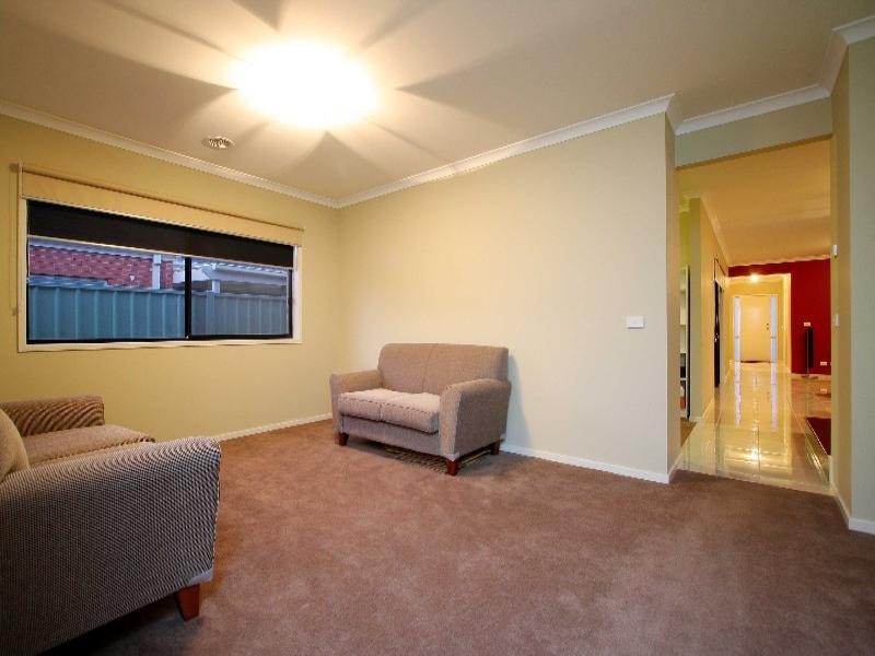 24 Botanical Drive, Caroline Springs VIC 3023