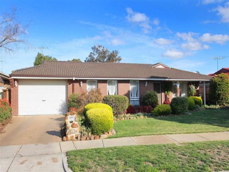 18 Sherbrooke Crescent, Taylors Lakes VIC 3038