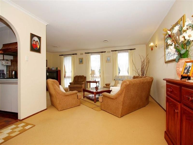 18 Sherbrooke Crescent, Taylors Lakes VIC 3038