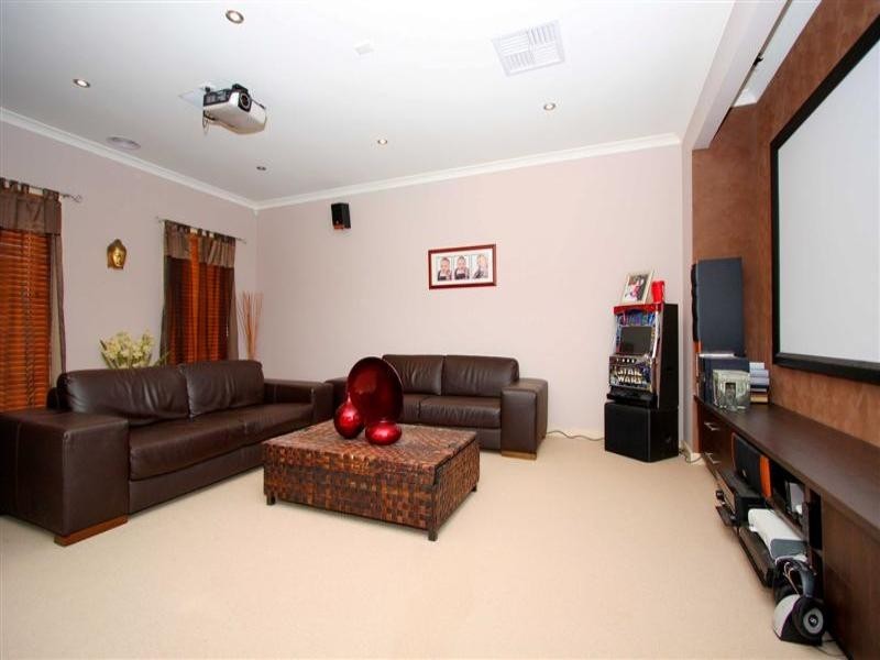 49 Timele Drive, Hillside VIC 3037