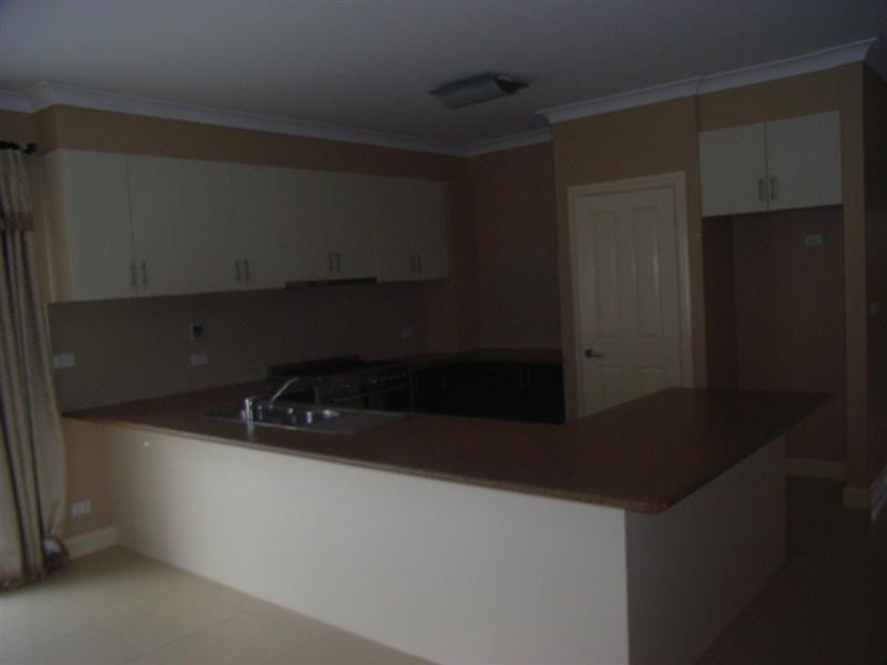 1 Dobell Street, Caroline Springs VIC 3023