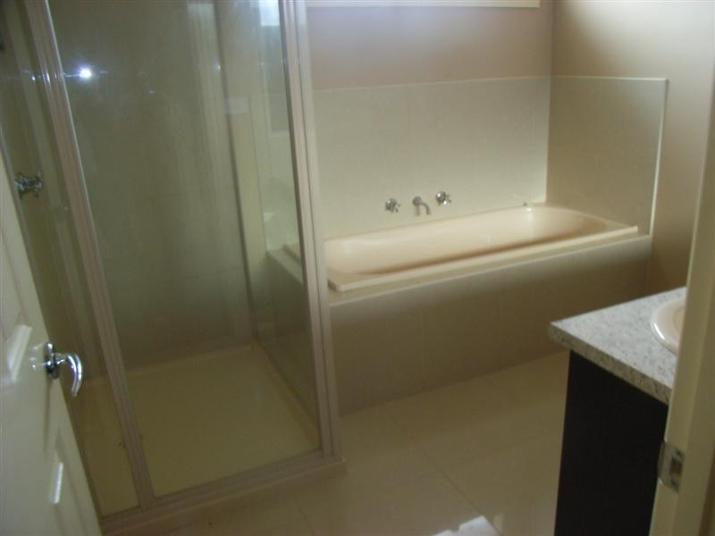 1 Dobell Street, Caroline Springs VIC 3023