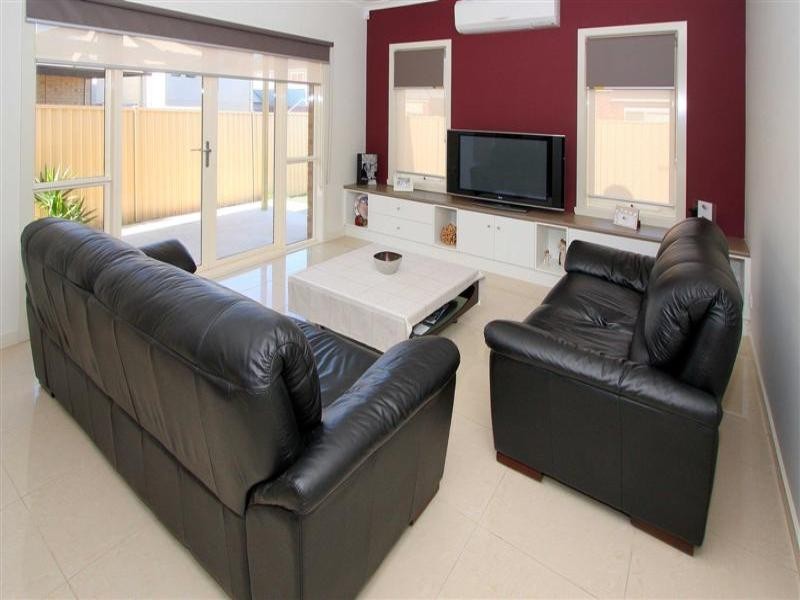 34 The Avenue, Caroline Springs VIC 3023