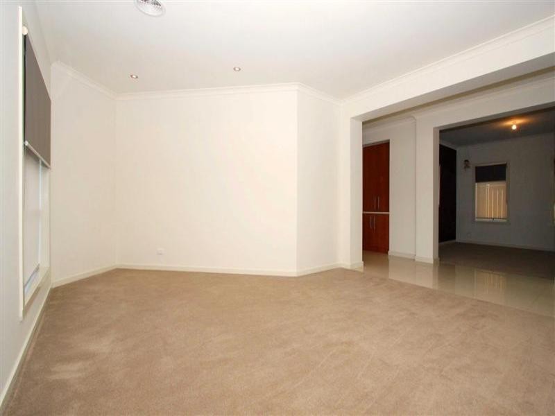 34 The Avenue, Caroline Springs VIC 3023