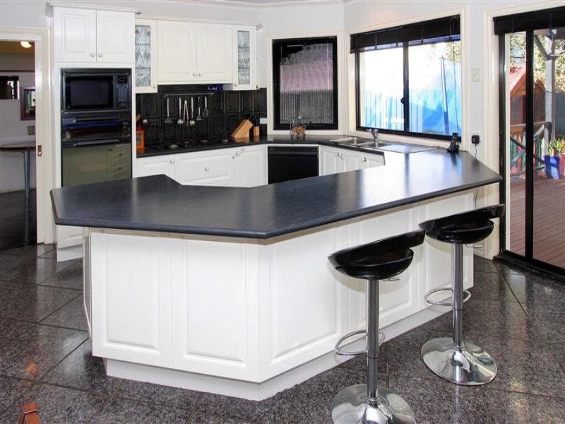 49 Bellevue Boulevard, Hillside VIC 3037