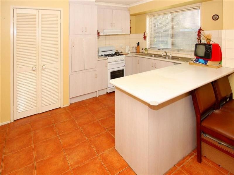 32 Dundee Way, Sydenham VIC 3037