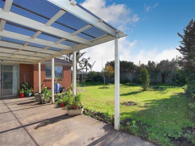 32 Dundee Way, Sydenham VIC 3037