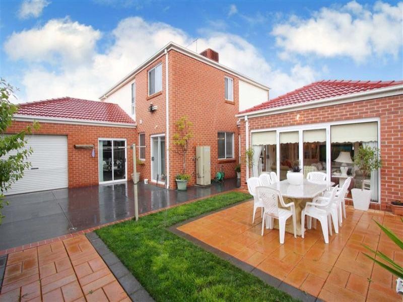 14 Moonlight Terrace, Sydenham VIC 3037