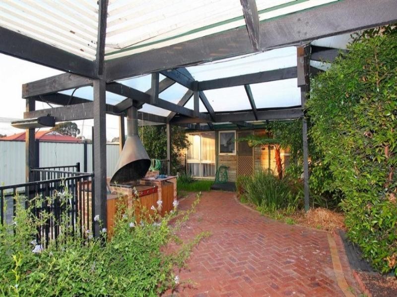 11 Beaumont Court, Sydenham VIC 3037