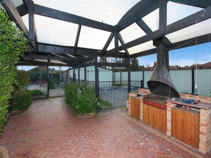 11 Beaumont Court, Sydenham VIC 3037