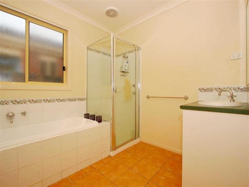 20 Rockland Court, Taylors Hill VIC 3037