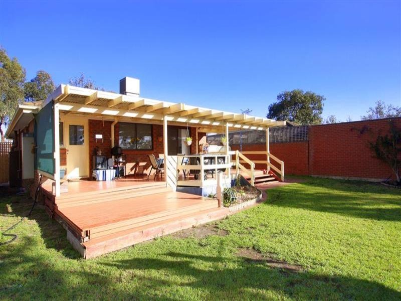 8 Narong Place, Keilor Downs VIC 3038