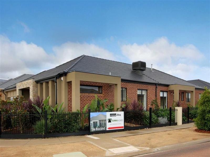 15 Botanical Drive, Caroline Springs VIC 3023