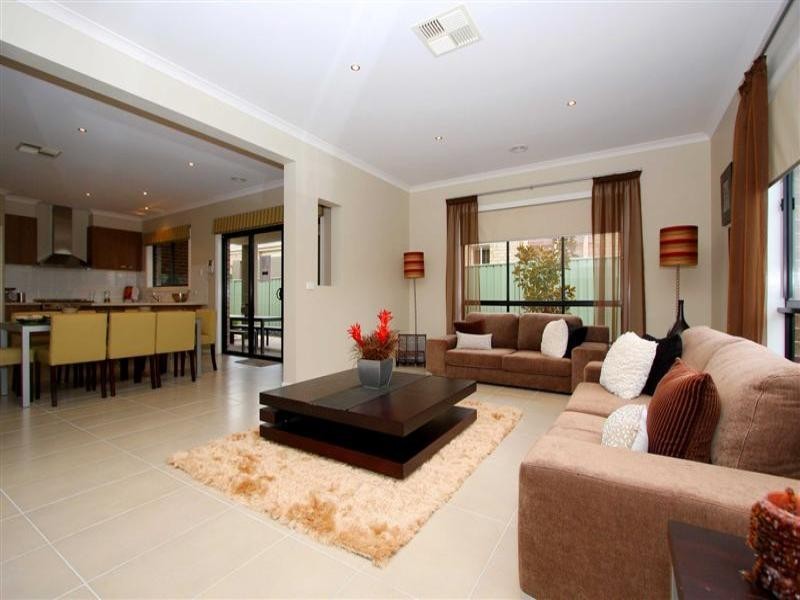 15 Botanical Drive, Caroline Springs VIC 3023