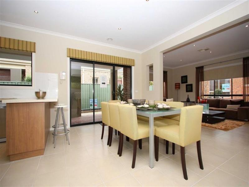 15 Botanical Drive, Caroline Springs VIC 3023