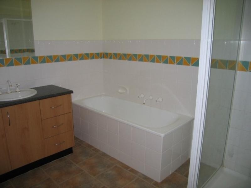 3/11 Ashton Avenue, St Albans VIC 3021