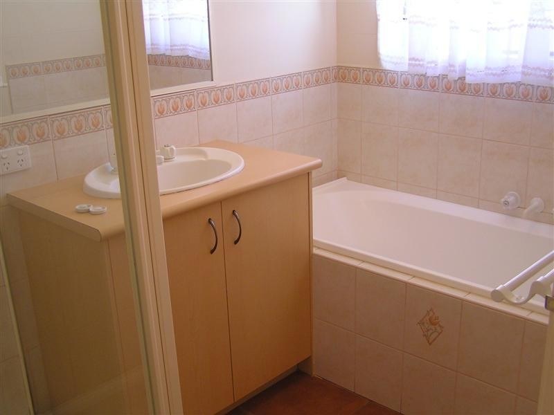 1M Oakwood Road, St Albans VIC 3021